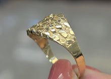 Load image into Gallery viewer, 10k Nugget Ring
