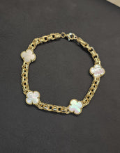 Load image into Gallery viewer, Chino-Clover Braclet