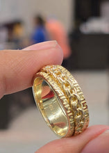 Load image into Gallery viewer, Small Chino Link Spinning Ring