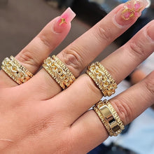 Load image into Gallery viewer, 10k Yellow Gold Chino Link Spinning Ring