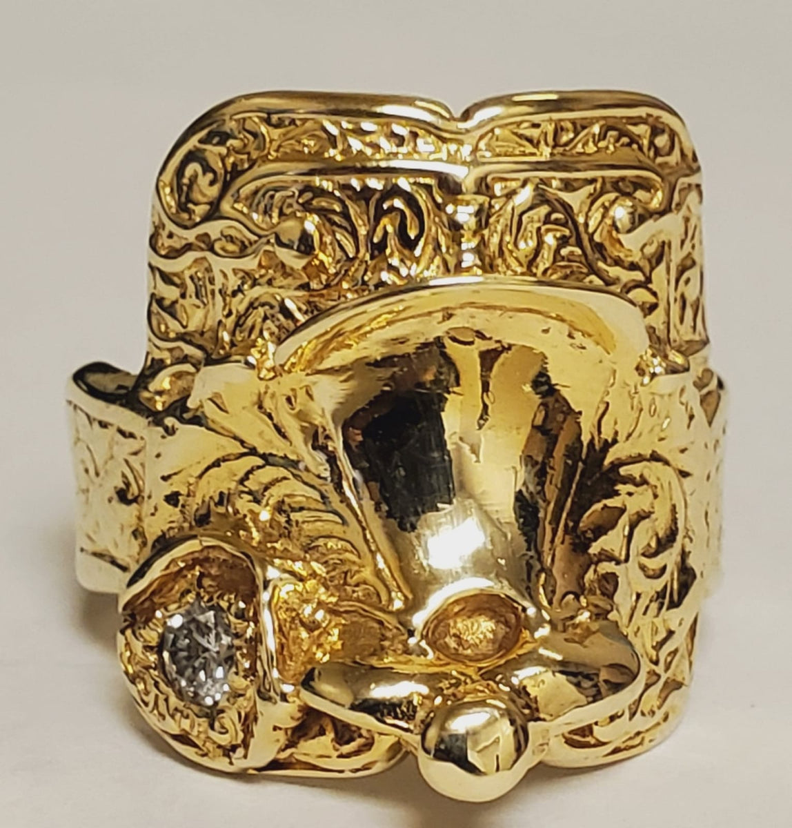 Gold saddle ring with diamonds Clearance