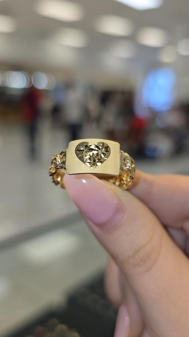 Heart chino ring