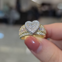 Load image into Gallery viewer, 🌹 Dazzling Women&#39;s 10K Gold Heart Ring with White Cubic Zirconia 🌹