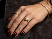 Load image into Gallery viewer, 10 K GOLD CLUSTER RING