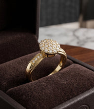 Load image into Gallery viewer, 10 K GOLD CIRCULAR SHAPED RING