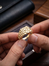 Load image into Gallery viewer, 10 K GOLD NUGGET RING