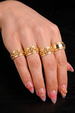 Load image into Gallery viewer, 10k Yellow Gold Chino Link Spinning Ring