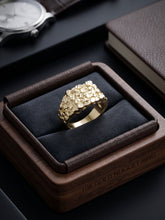 Load image into Gallery viewer, 10 K GOLD NUGGET RING