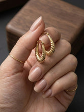 Load image into Gallery viewer, 14 K GOLD RIBBED HOOP EARRINGS