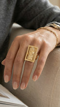 Load image into Gallery viewer, SILVER VIRGEN GREEK FRAME RING