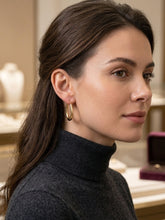 Load image into Gallery viewer, 14 K GOLD HOOP EARRINGS