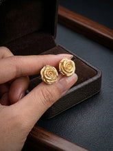 Load image into Gallery viewer, 10 K GOLD ROSE EARRINGS