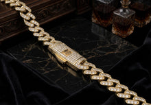 Load image into Gallery viewer, 10 K GOLD CUBAN LINK CHAIN