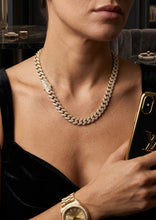 Load image into Gallery viewer, 10 K GOLD CUBAN LINK CHAIN