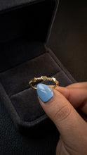 Load image into Gallery viewer, 10 K GOLD HEART BAND RING