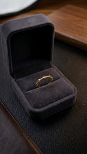 Load image into Gallery viewer, 10 K GOLD HEART BAND RING
