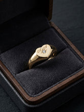 Load image into Gallery viewer, 10 K GOLD CUSTOMIZABLE HEART INICIAL RING