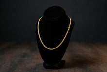 Load image into Gallery viewer, 10 K GOLD CUBAN LINK CHAIN