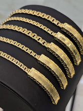 Load image into Gallery viewer, Chino Monaco 10k Gold Bracelet with Greek Frame