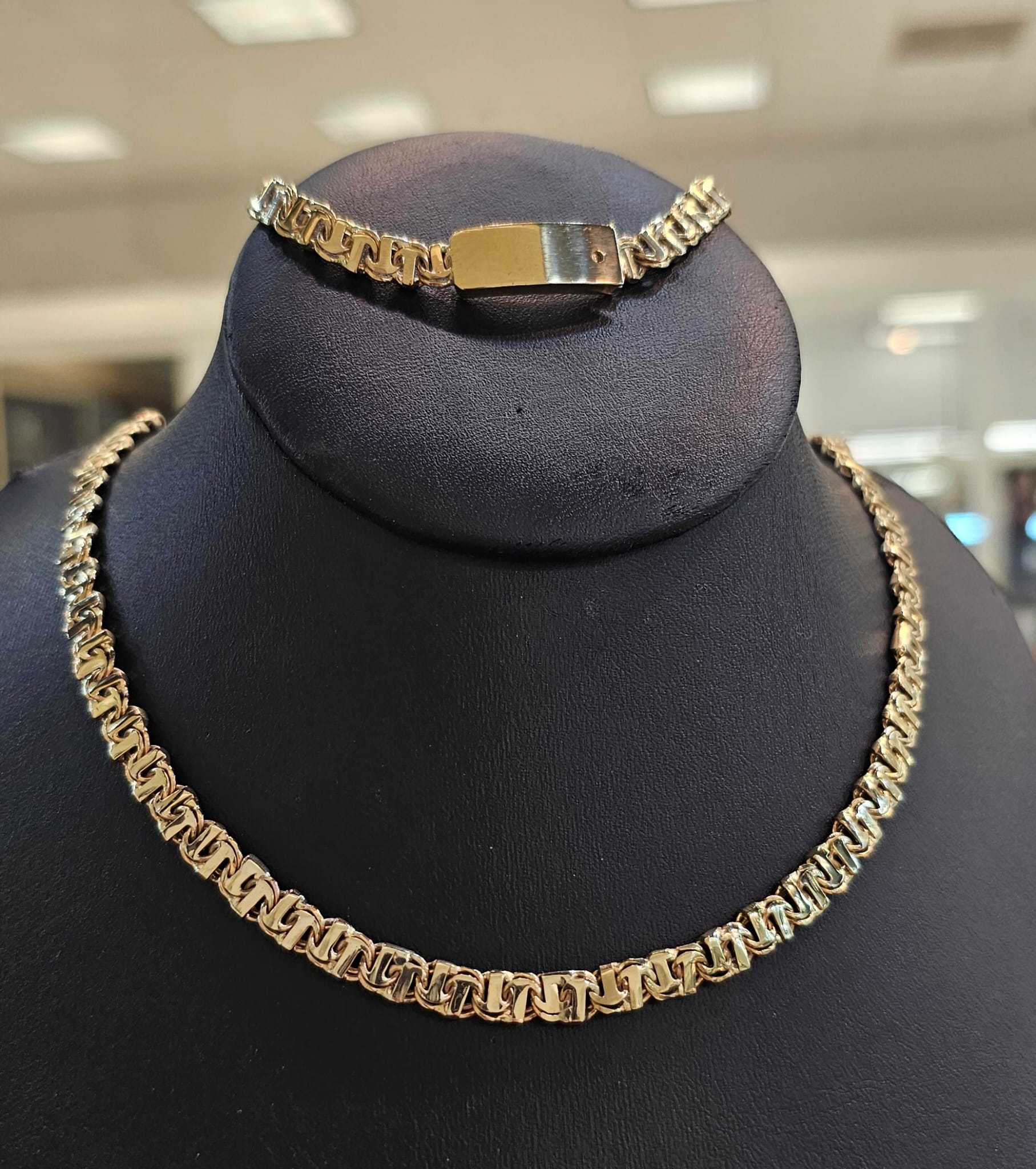 Maestros Joyeros, image size:1815x2048