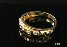 Load image into Gallery viewer, Classic Ring with stones 10K solid gold