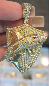Yellow gold shark pendant with Czs