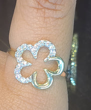 Load image into Gallery viewer, Yellow Gold Clover Ring with CZs