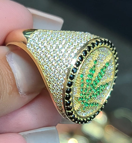 10k Yellow Gold Ring With CZs and a Hemp Leaf Design