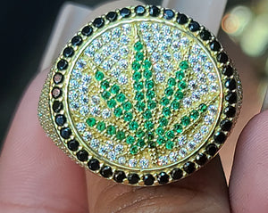 10k Yellow Gold Ring With CZs and a Hemp Leaf Design