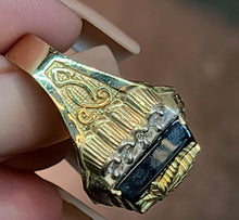 Load image into Gallery viewer, 10k Yellow Gold Ring With a Hemp Leaf Design and CZs