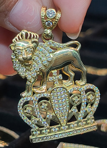 Yellow Gold Lion On Crown Pendant with CZs