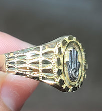 Load image into Gallery viewer, Yellow Gold Circular Ring With Hamsa Hand and Texture