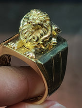 Load image into Gallery viewer, Yellow Gold Ring With Lion on Pedestal