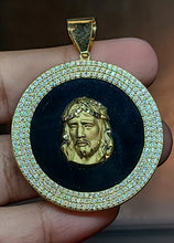 Load image into Gallery viewer, Yellow Gold Circular Pendant with Jesus Face