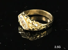 Load image into Gallery viewer, Textured Ring with stones 10K solid gold