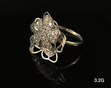 Load image into Gallery viewer, Flower ring 10K Solid Gold