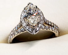 Load image into Gallery viewer, 1.9Ct Marquise Cut Halo Diamond Women&#39;s Ring Set