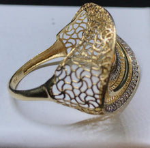 Load image into Gallery viewer, 10K Gold Oval Ring