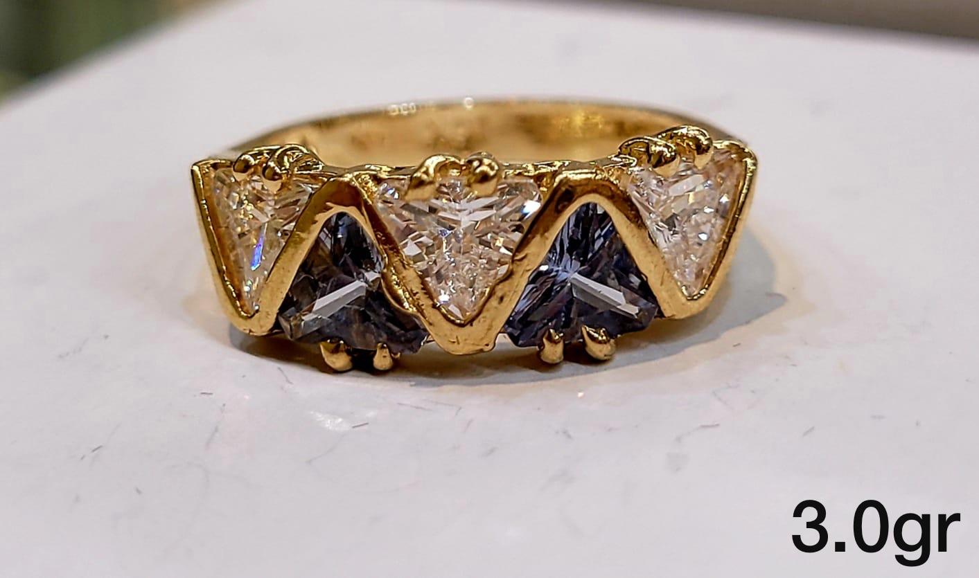 10K Gold Triangle Ring