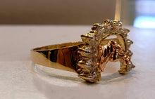 Load image into Gallery viewer, 10K Gold Horseshoe Ring