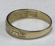 Load image into Gallery viewer, 10K Gold Greek Ring