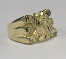 Load image into Gallery viewer, 10K Gold Textured Ring
