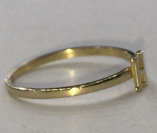 Load image into Gallery viewer, 10K Gold &quot;H&quot; Ring