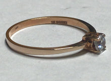 Load image into Gallery viewer, 10K Rose Gold Classic Ring