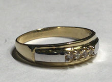 Load image into Gallery viewer, 10K Gold Men&#39;s Ring