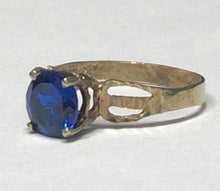 Load image into Gallery viewer, 10K Gold Stone Ring