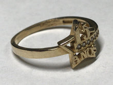 Load image into Gallery viewer, 10K Gold Quince Ring