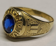 Load image into Gallery viewer, 10K Gold Graduation Ring