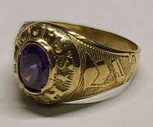 Load image into Gallery viewer, 10K Gold Graduation Ring