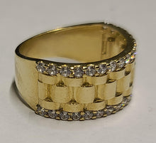 Load image into Gallery viewer, 10K Gold Pattern Ring